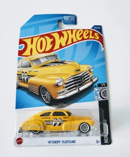 Hot Wheels 2022 Rod Squad 1 of 5 -1947 Fleetline Moon Eyes Yellow HCV91