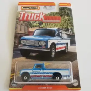 Matchbox 2021 Truck Series 8 of 12 1962 Nissan Junior