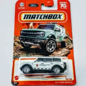 Matchbox 2023 MBX Off road 25 of 100 - 2021 Ford Bronco National Park Green HLD22 Matchbox 2023 MBX Off road 25 of 100 - 2021 Ford Bronco National Park Green HLD22