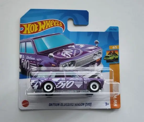 Hot Wheels 2023 HW Wagons 4 of 5 Datsun Bluebird Wagon 510 purple short card HKH72