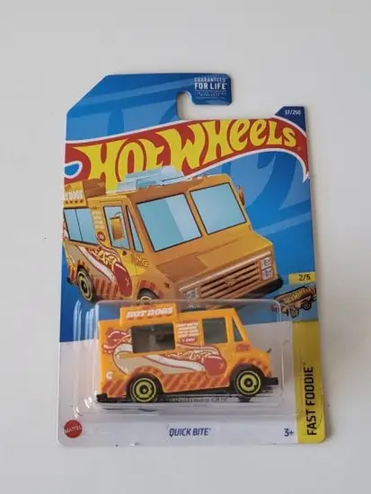 Hot Wheels 2022 Fast Foodie 2 of 5 Quick Bite Treasure Hunt Yellow  HCX97