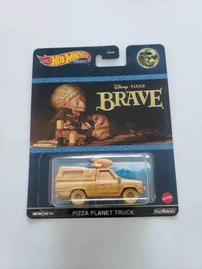 Hot Wheels 2021 Replica Entertainment Disney Pixar Brave Pizza Truck HDT49