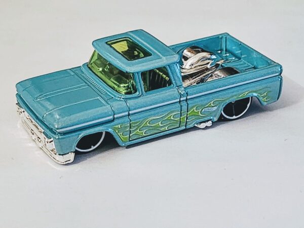 Hot Wheels 2025 Multipack exclusive 1962 Custom Chevy truck blue w/green flames
