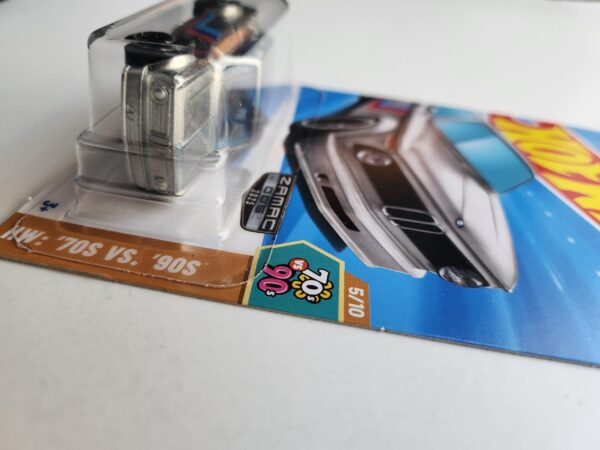 Hot wheels 2025 - HW 70s vs 90s BMW 2002 Zamac HYY14