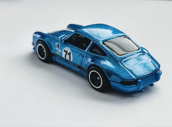 Hot wheels 2025 Multi-pack exclusive - 1971 Porsche metallic blue FJV41