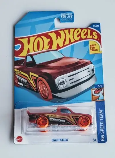 Hot Wheels 2022 HW Speed Team 5 of 5 Draftnator Treasure Hunt Red HCY05