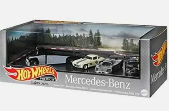 Hot Wheels 2021 Premium Collector Display Mercedes (Sauber Mercedes C9) GRN85