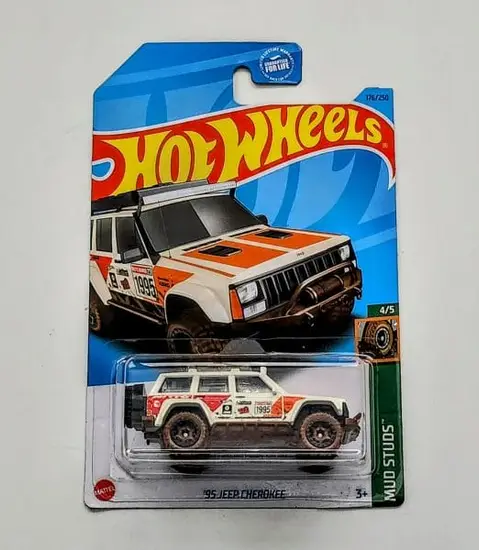 Hot wheels 2023 Mud Studs 4 of 5 - 1995 Jeep Cherokee white treasure hunt HKL02