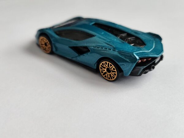 Hot wheels 2024 Multi-pack exclusive Lamborghini Sian FKP 37 Blu Uranus HCT08