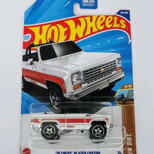 Hot Wheels HW Dirt 1975 Chevy Blazer Custom white HYY01