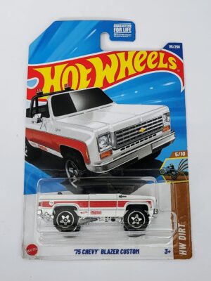 Hot Wheels HW Dirt 1975 Chevy Blazer Custom white HYY01