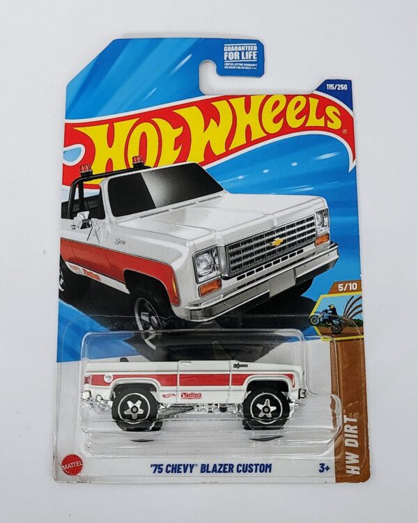 Hot Wheels HW Dirt 1975 Chevy Blazer Custom white HYY01