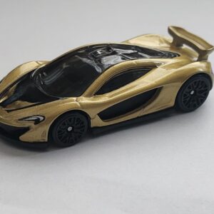Hot wheels 2025 Multi-pack exclusive McLaren P1 gold CFH20
