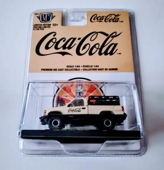M2 Machines 2022 Coca-Cola series 52500-A22 1998 GMC Sierra 1500 4x4 beige 22-36