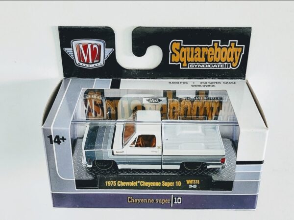M2 machines Squarebody syndicate series 3 - 32600 release WMTS18 1975 Chevrolet Cheyenne Super 10 white 24-20 M2 machines Squarebody syndicate series 3 - 32600 release WMTS18 1975 Chevrolet Cheyenne Super 10 white 24-20