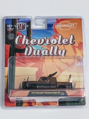 M2 Machines Diorama Series 67500-R14 1973 Chevrolet Cheyenne Super 30 25-19