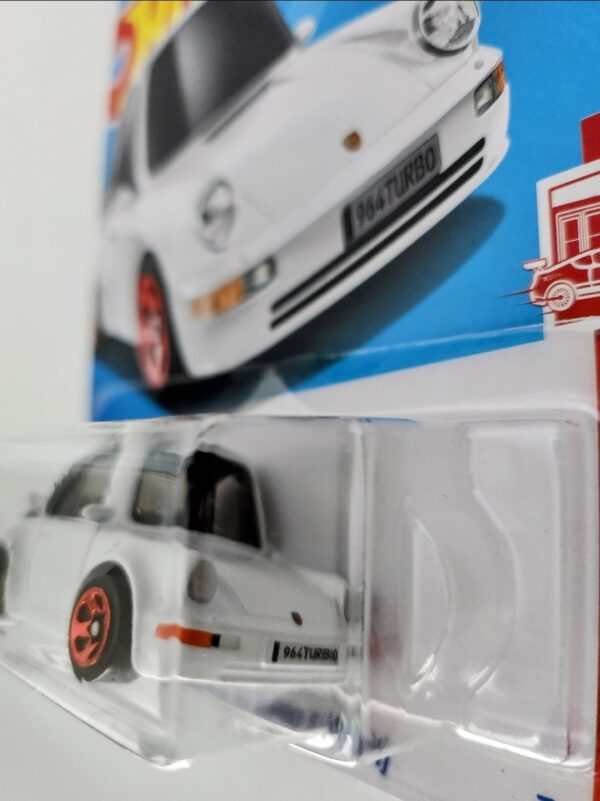 Hot wheels 2024 target red edition 12-of-12 porsche 911-turbo-3-6 964 white htf84