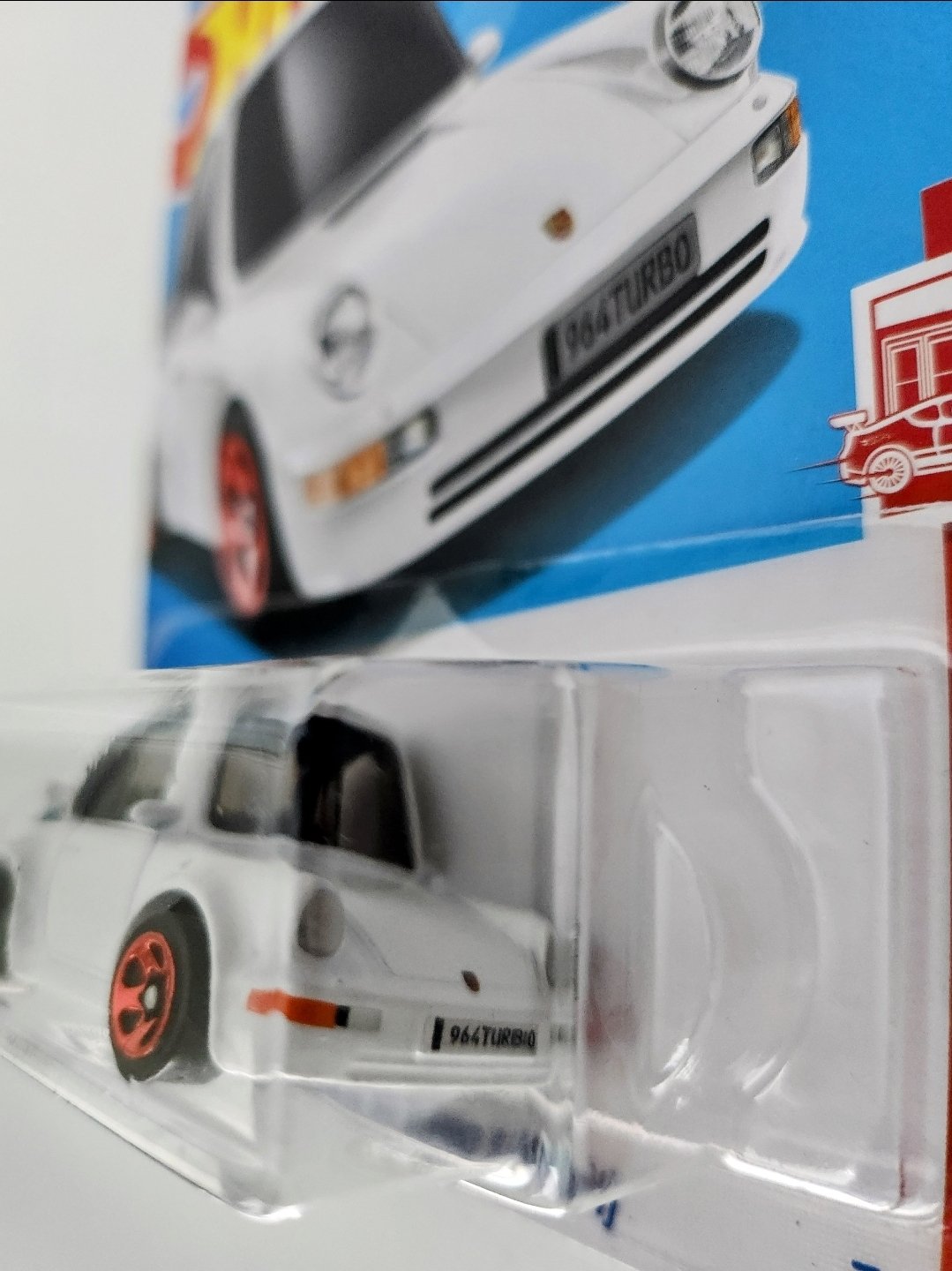 Hot wheels 2024 target red edition 12-of-12 porsche 911-turbo-3-6