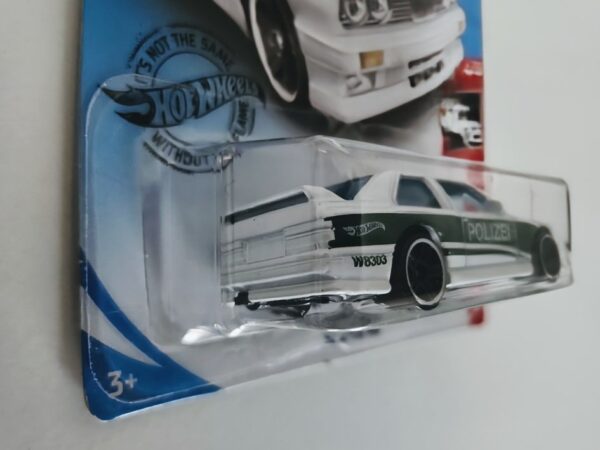 Hot Wheels 2020 HW Rescue 1992 BMW M3 police white/green GHC61