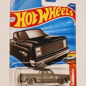 Hot wheels 2025 Hot Trucks 1983 Chevy Silverado dark gray JMT29 Hot wheels 2025 Hot Trucks 1983 Chevy Silverado dark gray JMT29