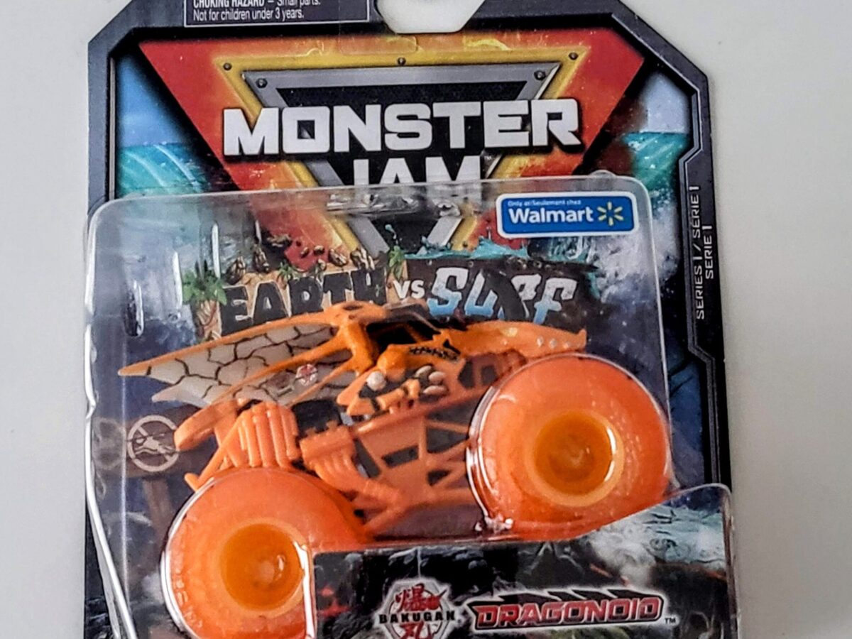 Monster Jam Walmart Exclusive Earth vs Surf - Bakugan Dragonoid