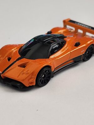 Hot wheels 2026 Multi-pack exclusive - Pagani Zonda R Metalflake Arancio Marbella HCT02