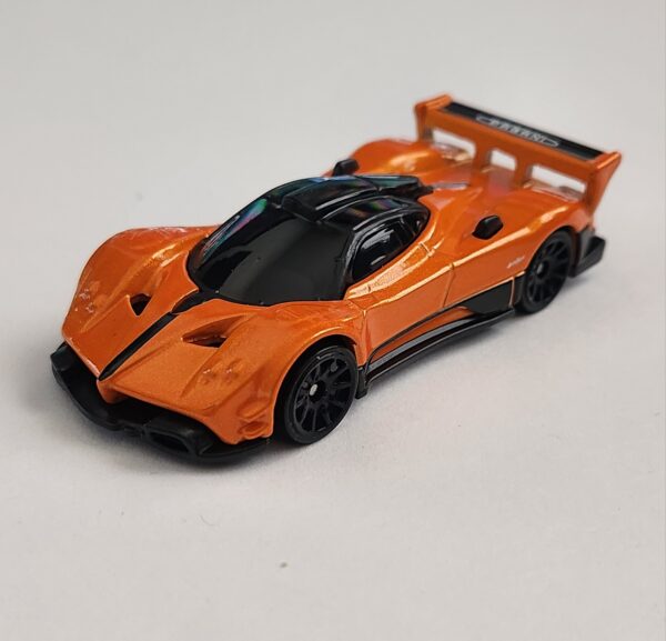 Hot wheels 2026 Multi-pack exclusive - Pagani Zonda R Metalflake Arancio Marbella HCT02