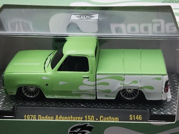 M2 Machines series 32500-S146 1976 Dodge Adventurer 150 - Custom green 25-116