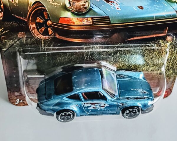 Hot wheels Silver series 2026 Vintage Racing Club: Barn Finds #4 1971 Porsche 911 blue