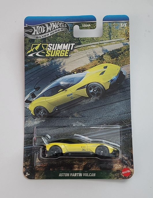 Hot wheels 2026 Silver series Summit Surge #3 Aston Martin Vulcan Lime Esscence JKX68
