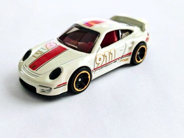 Hot wheels 2026 Mystery models chase- 3 of 10 - Porsche 911 GT2 white
