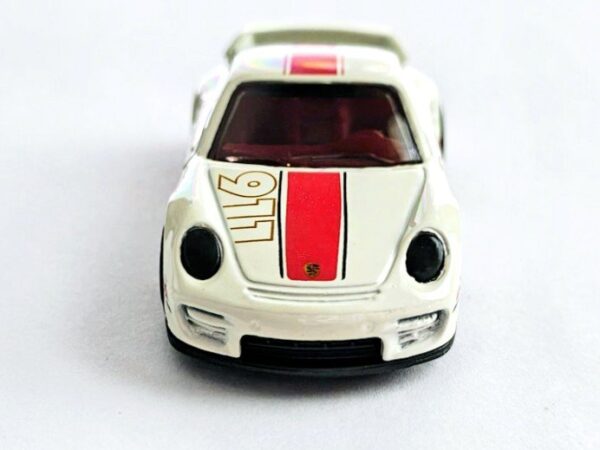 Hot wheels 2026 Mystery models chase- 3 of 10 - Porsche 911 GT2 white