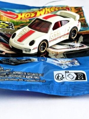 Hot wheels 2026 Mystery models chase- 3 of 10 - Porsche 911 GT2 white