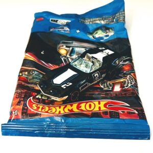 Hot Wheels 2027 Mystery models series 1 - 2 of 10 1972 Stingray Convertible black (unopened)